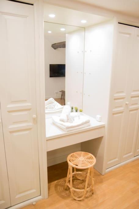 Spacious Studio In Paris Hyper Center - Smart Tv & Wifi - 4P Buitenkant foto
